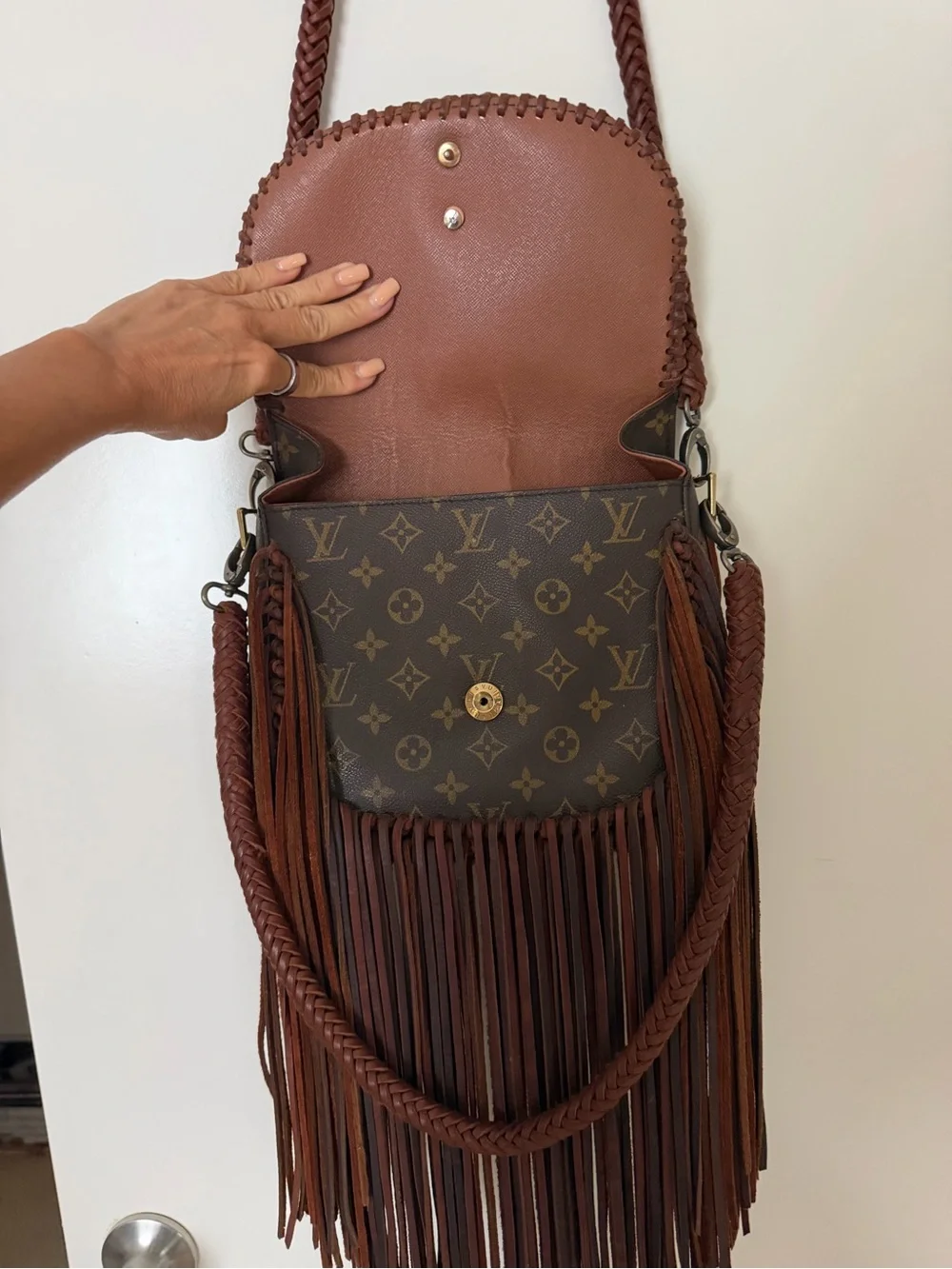 Louis Vuitton Brown Monogram Fringe Crossbody with Turquoise Medallion - Picture 3 of 7